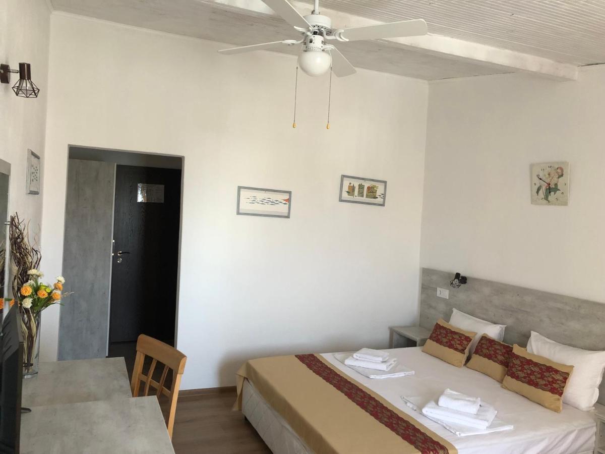 Guest Rooms Southern Nights Varvara  Εξωτερικό φωτογραφία
